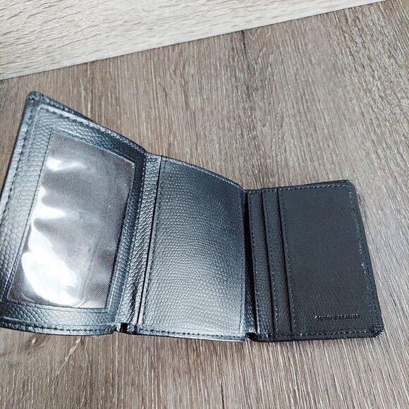 Mens Black Trifold Leather Wallet - Picture 3 of 8